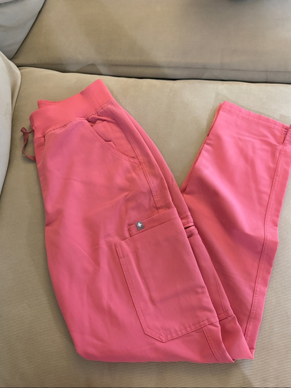 Figs pink scrub bottoms